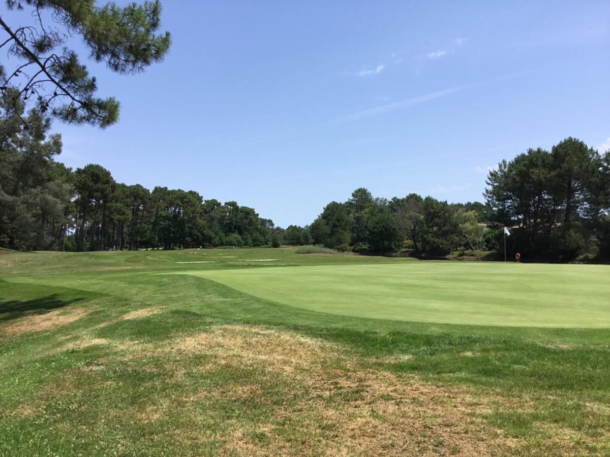 La Villa Du Golf - Chambre D Hotes 居让梅斯特拉 外观 照片