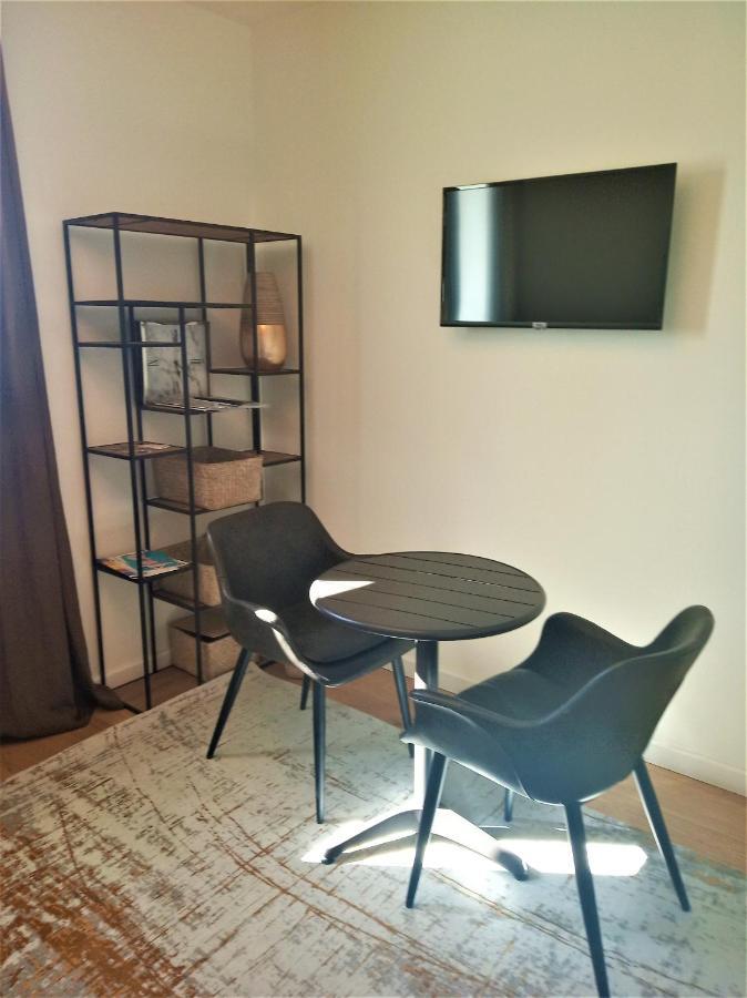 La Villa Du Golf - Chambre D Hotes 居让梅斯特拉 外观 照片